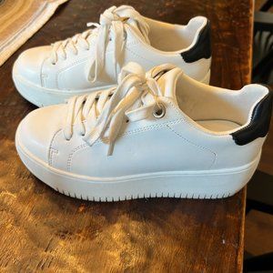 STEVE MADDEN Rockaway Platform Sneaker Size 6